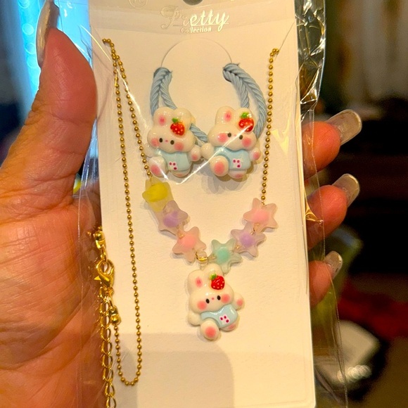 Rabbit hair accessories and necklace - Picture 1 of 1